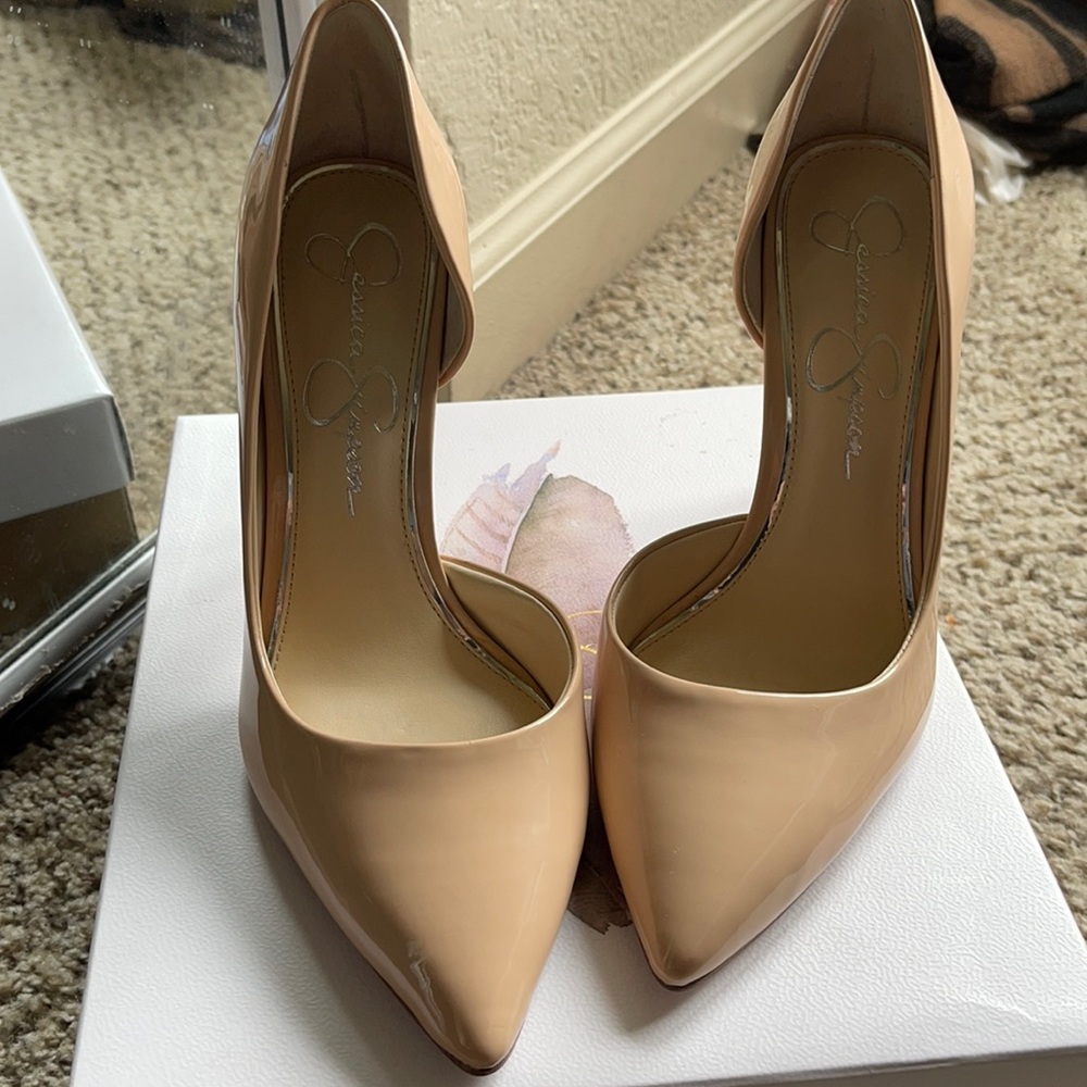 Jessica Simpson Prizma Dorsay Patent leather nude